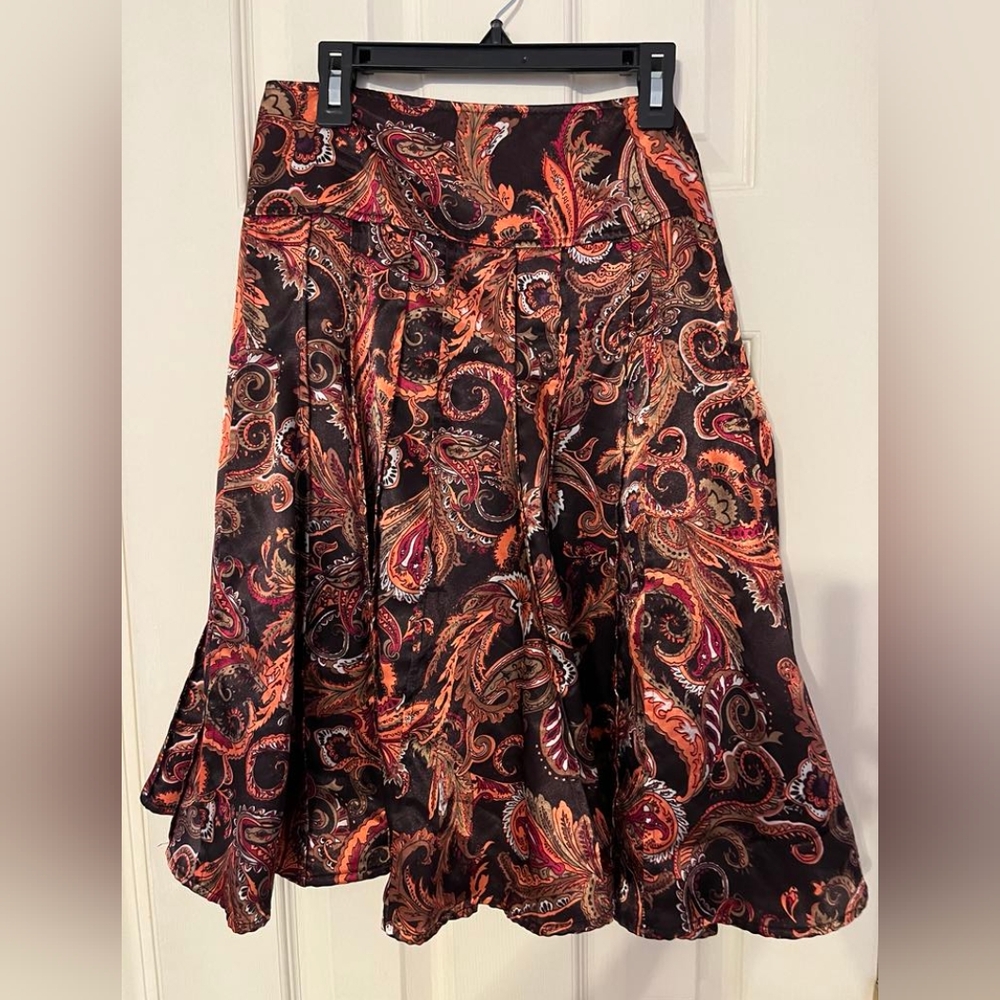 Worthington womens paisley brown, orange pleated fit & flair skirt size 6.